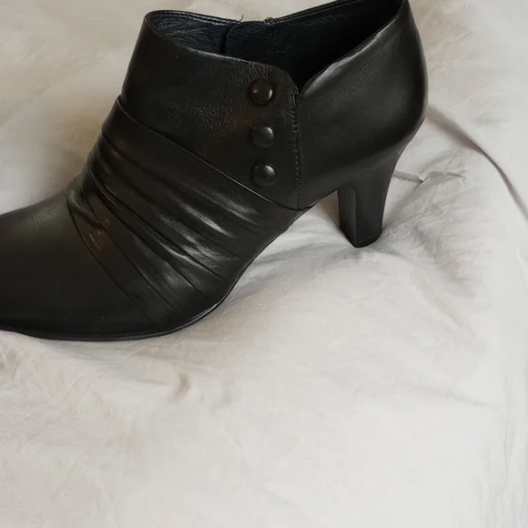 Nurture Heels - Picture 5 of 9